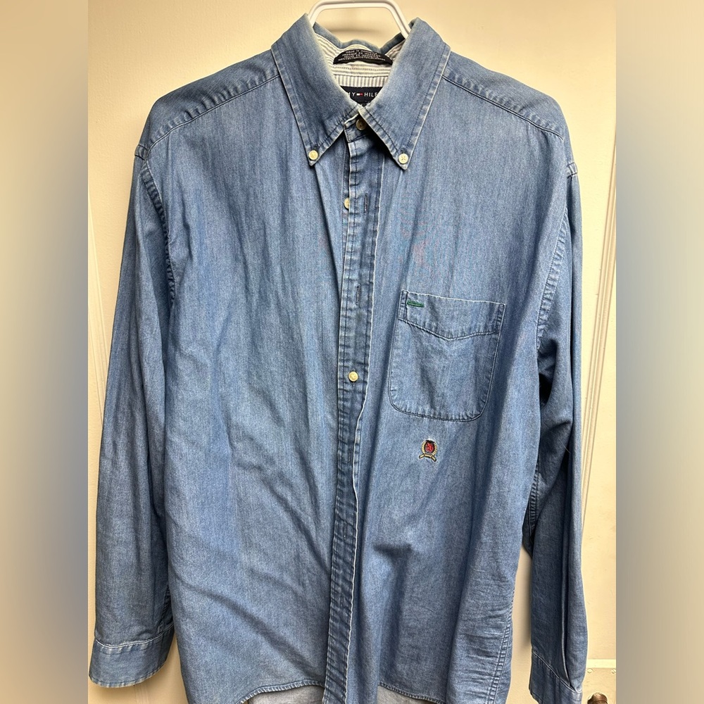 VINTAGE Tommy Hilfiger Button up